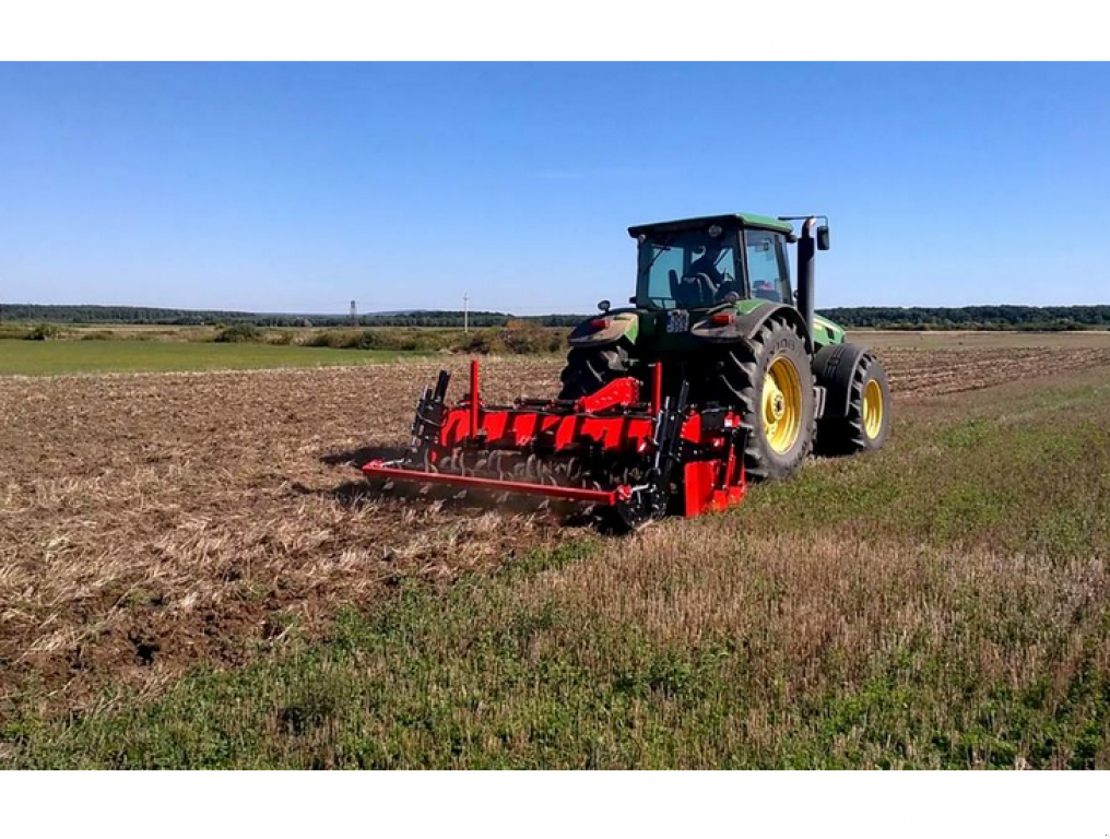 Spatenpflug des Typs Quivogne SSDR 7,  in Гуляйпо́ле (Bild 5)