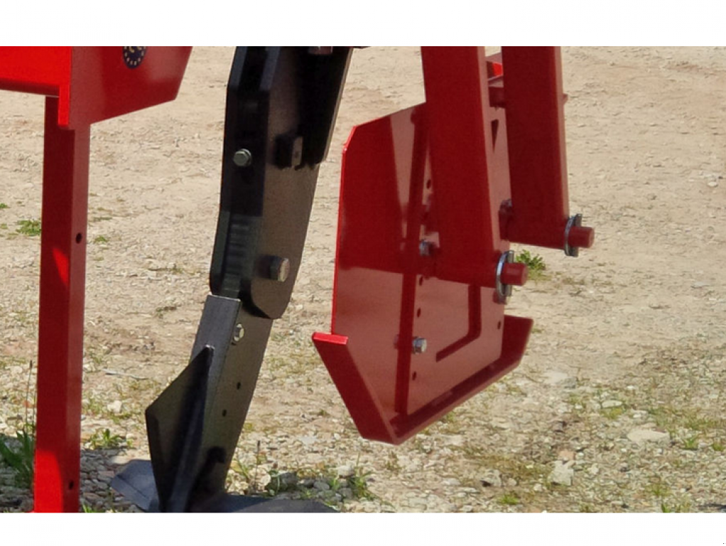 Spatenpflug des Typs Quivogne SSDR 7,  in Гуляйпо́ле (Bild 3)