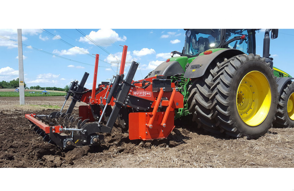 Spatenpflug des Typs Quivogne SSDR 7,  in Гуляйпо́ле (Bild 7)