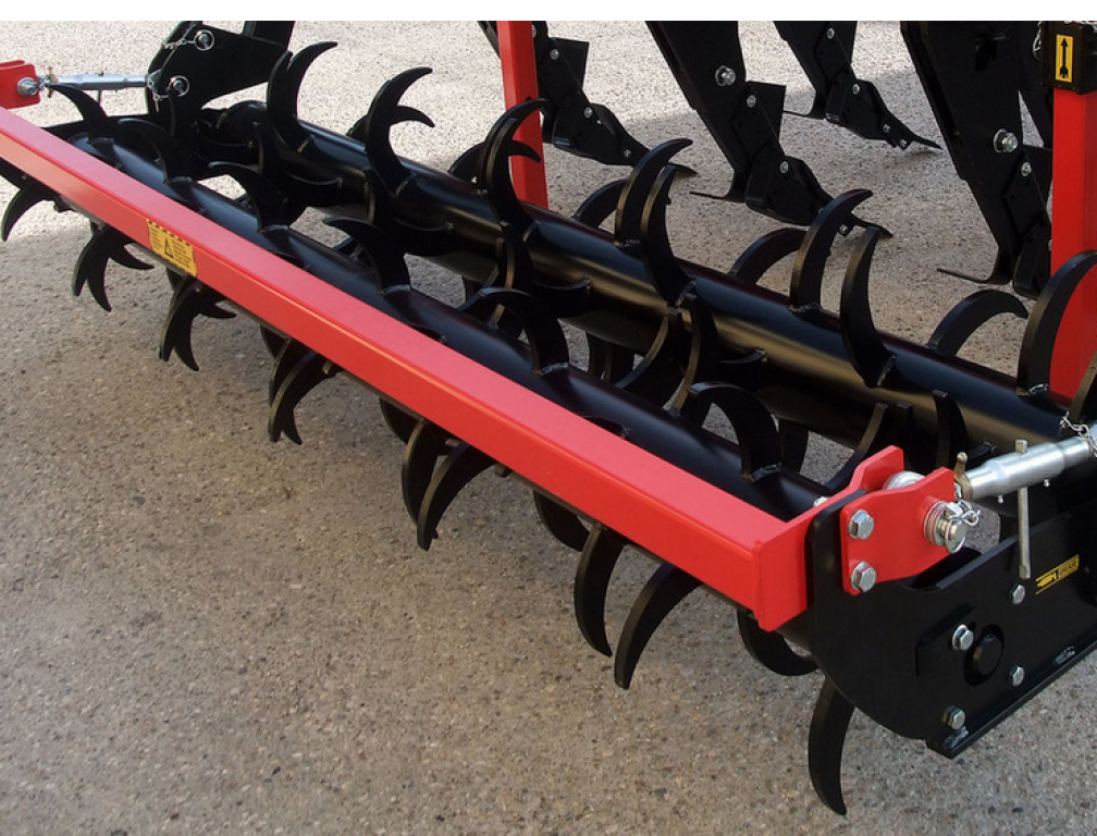 Spatenpflug des Typs Quivogne SSDR 7,  in Гуляйпо́ле (Bild 6)