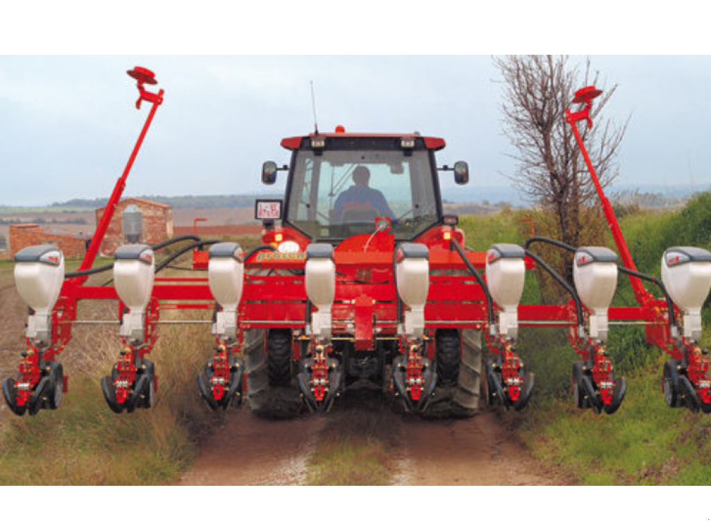 Gareeggenfelder des Typs Quivogne Prosem K8,  in Гуляйпо́ле (Bild 2)