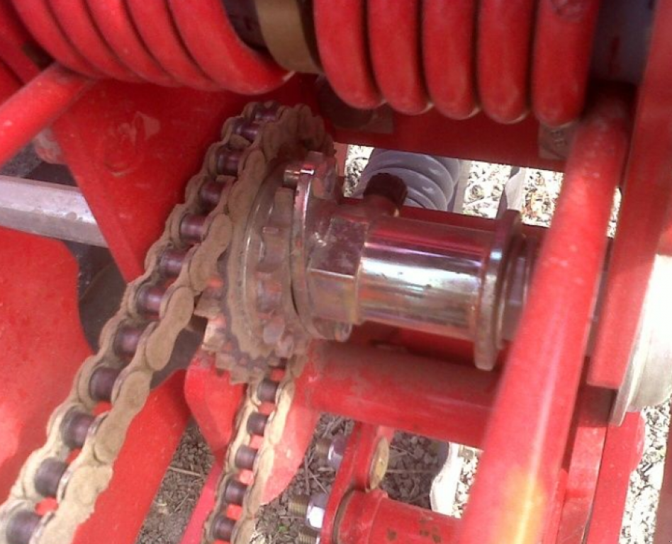 Gareeggenfelder des Typs Quivogne Prosem K8,  in Гуляйпо́ле (Bild 9)