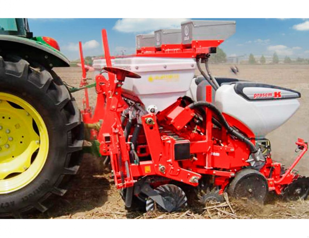 Gareeggenfelder des Typs Quivogne Prosem K8,  in Гуляйпо́ле (Bild 4)