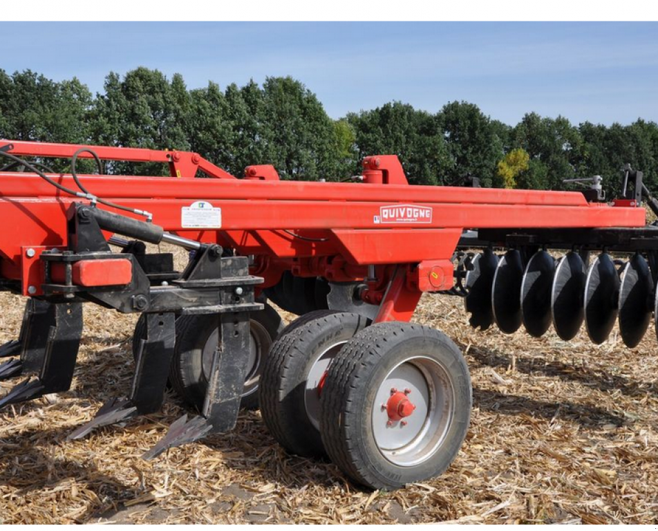 Wiesenegge des Typs Quivogne TM 400/5,  in Гуляйпо́ле (Bild 7)