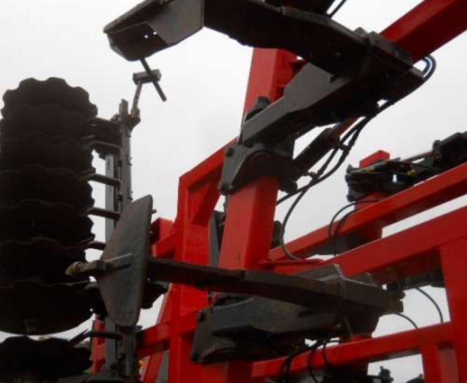 Wiesenegge des Typs Quivogne TM 400/5,  in Гуляйпо́ле (Bild 3)