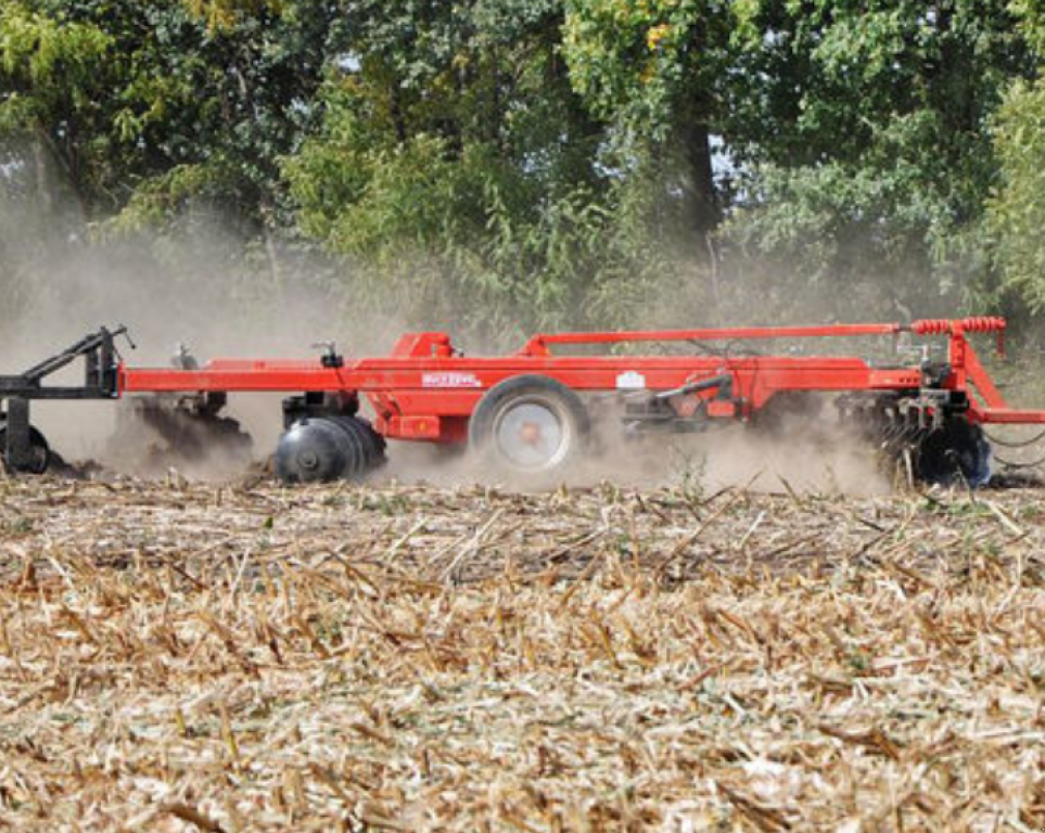 Wiesenegge des Typs Quivogne TM 400/5,  in Гуляйпо́ле (Bild 9)