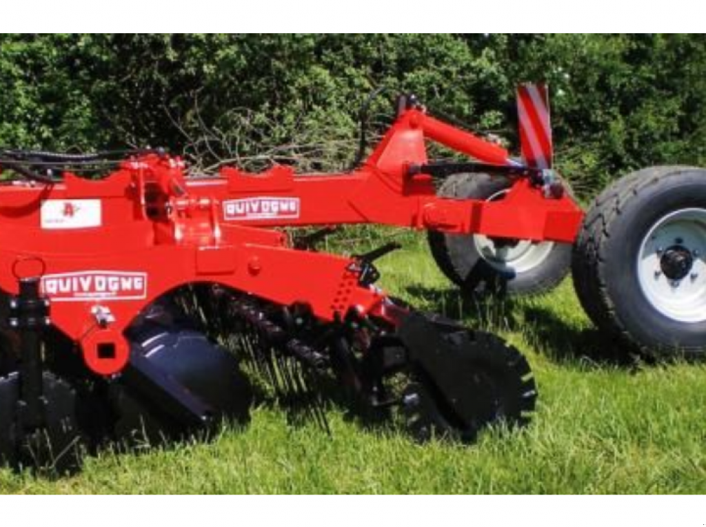 Wiesenegge des Typs Quivogne Diskator SL 800,  in Гуляйпо́ле (Bild 4)