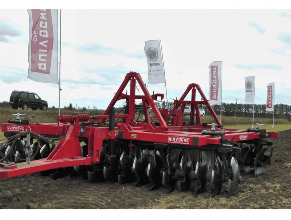 Wiesenegge des Typs Quivogne APAVR-FF 36,  in Гуляйпо́ле (Bild 10)