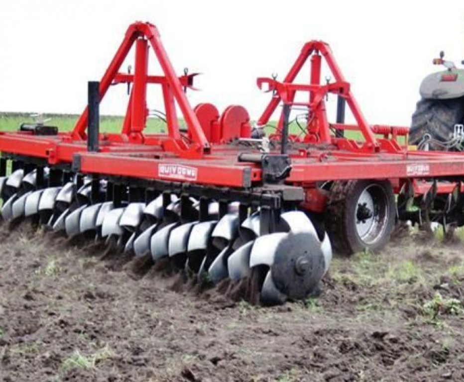 Wiesenegge des Typs Quivogne APAVR-FF 36,  in Гуляйпо́ле (Bild 5)