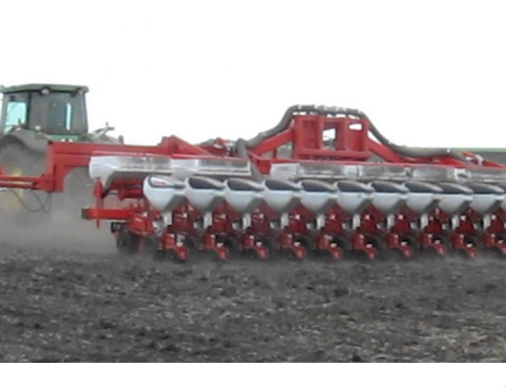 Gareeggenfelder des Typs Quivogne Prosem K16,  in Гуляйпо́ле (Bild 9)