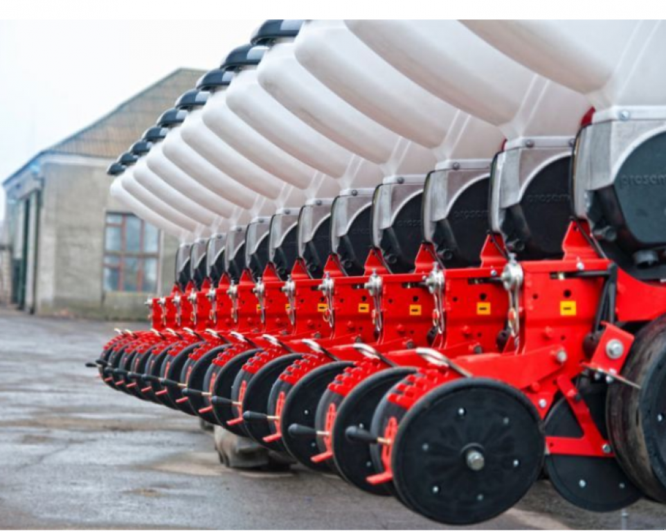 Gareeggenfelder des Typs Quivogne Prosem K16,  in Гуляйпо́ле (Bild 5)