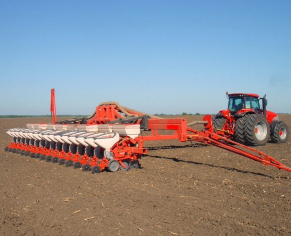 Gareeggenfelder des Typs Quivogne Prosem K16,  in Гуляйпо́ле (Bild 8)