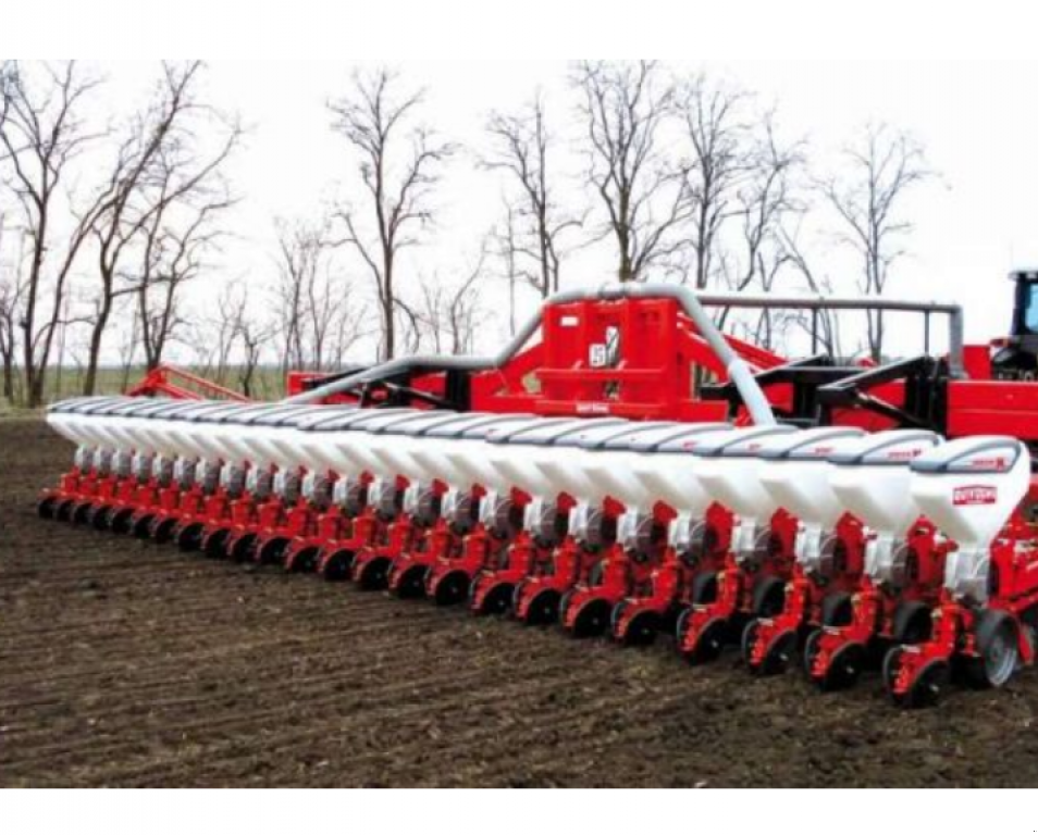 Gareeggenfelder des Typs Quivogne Prosem K16,  in Гуляйпо́ле (Bild 4)