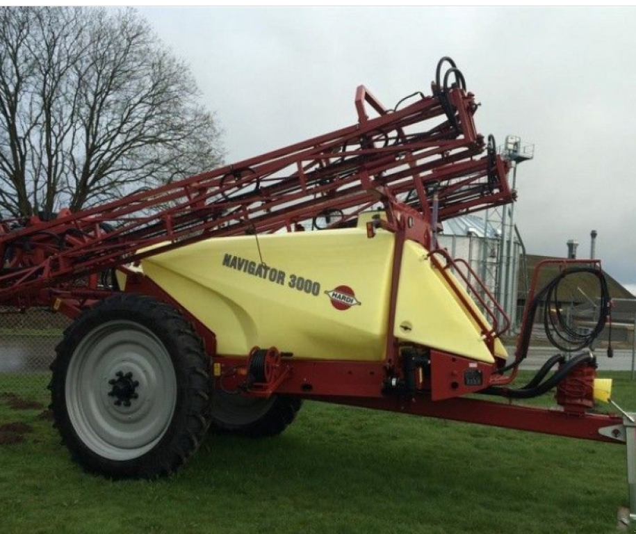 Weinbauspritze des Typs Hardi Navigator 3000,  in Гуляйпо́ле (Bild 1)