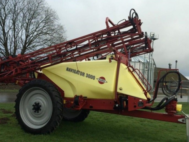 Weinbauspritze des Typs Hardi Navigator 3000,  in Гуляйпо́ле (Bild 1)