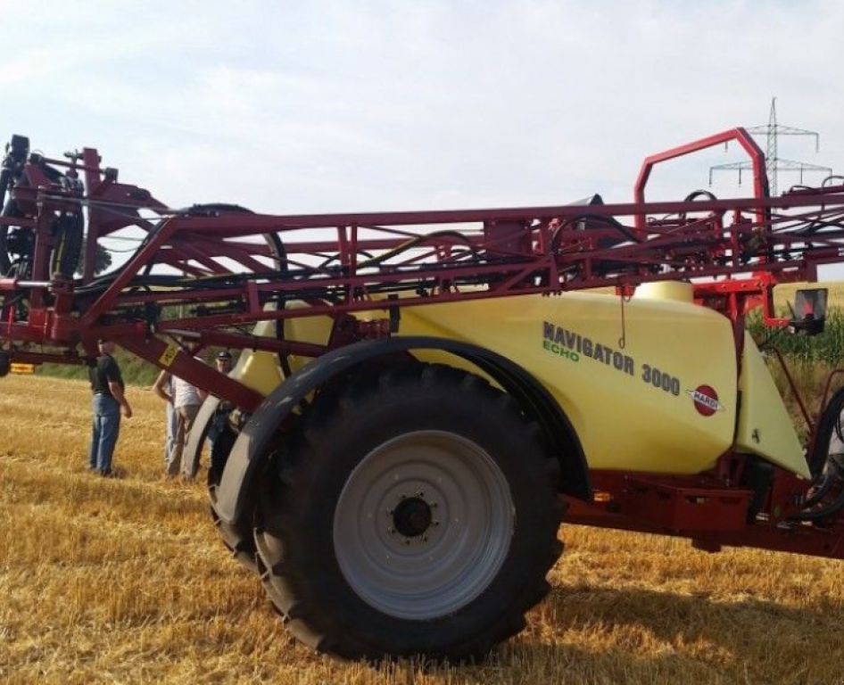 Weinbauspritze des Typs Hardi Navigator 3000,  in Гуляйпо́ле (Bild 4)