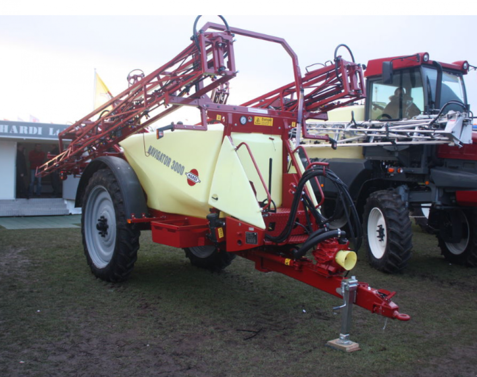 Weinbauspritze des Typs Hardi Navigator 3000,  in Гуляйпо́ле (Bild 2)