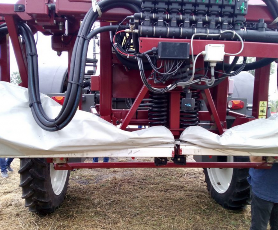 Selbstfahrspritze des Typs Hardi Alpha 4100, Neumaschine in Гуляйпо́ле (Bild 10)