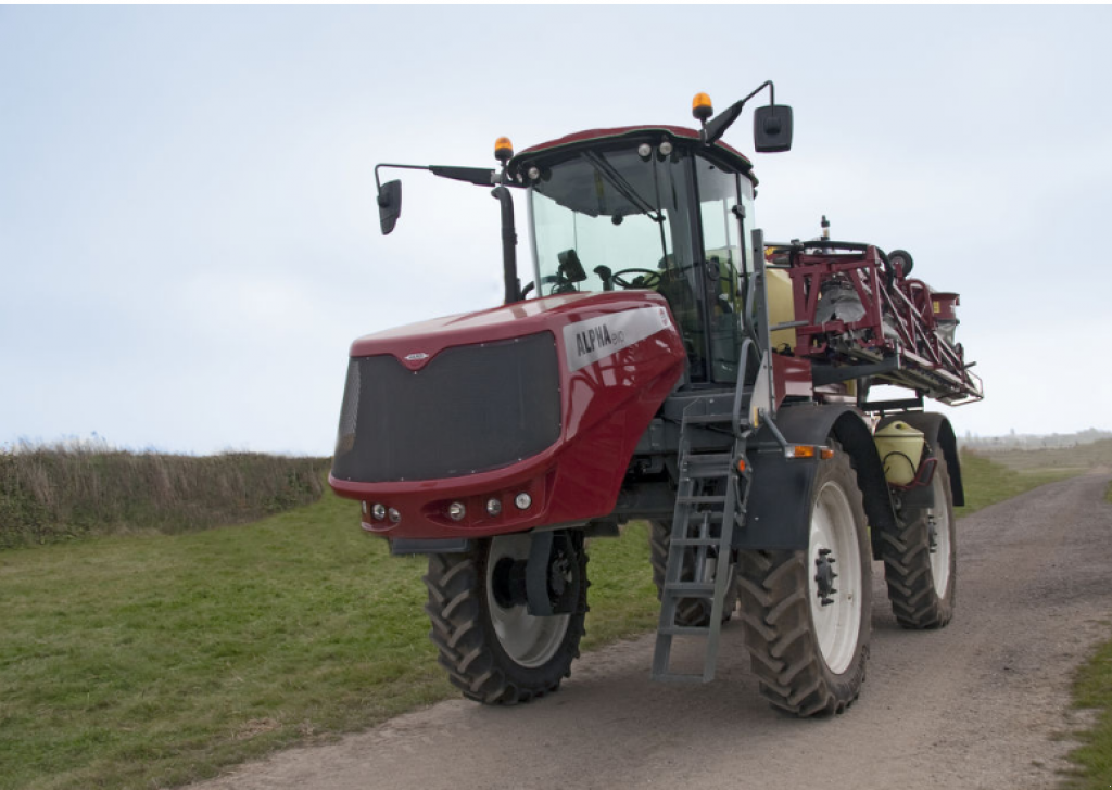 Selbstfahrspritze des Typs Hardi Alpha 4100, Neumaschine in Гуляйпо́ле (Bild 1)