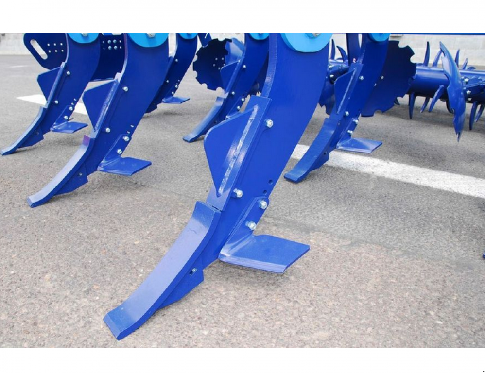 Spatenpflug des Typs Farmet Digger 3,  in Гуляйпо́ле (Bild 4)