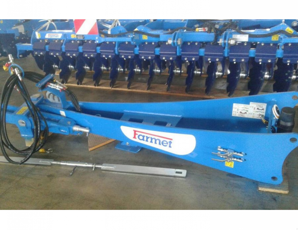 Wiesenegge des Typs Farmet Softer 6 PS,  in Гуляйпо́ле (Bild 5)