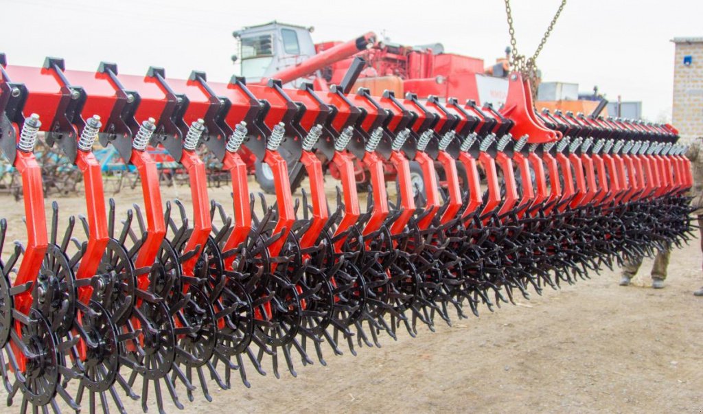 Wiesenegge des Typs John Deere 400,  in Київ (Bild 2)