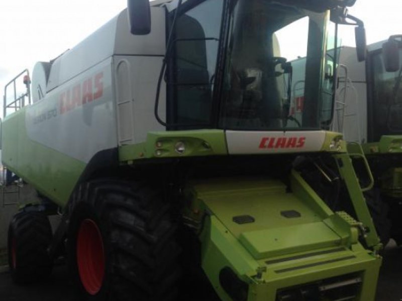 Oldtimer-Mähdrescher des Typs CLAAS Lexion 570, Neumaschine in Київ (Bild 1)