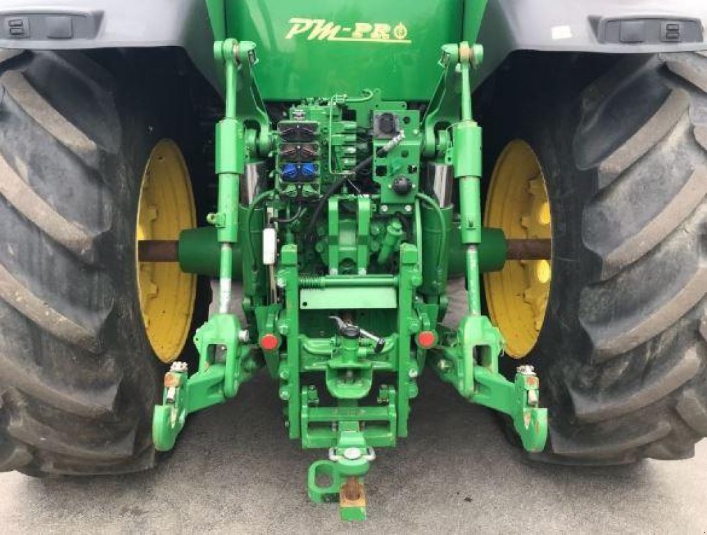 Oldtimer-Traktor des Typs John Deere 7215R, Neumaschine in Черкаси (Bild 3)