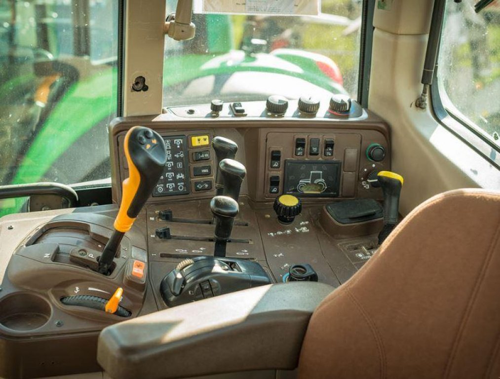 Oldtimer-Traktor des Typs John Deere 6920, Neumaschine in Не обрано (Bild 5)