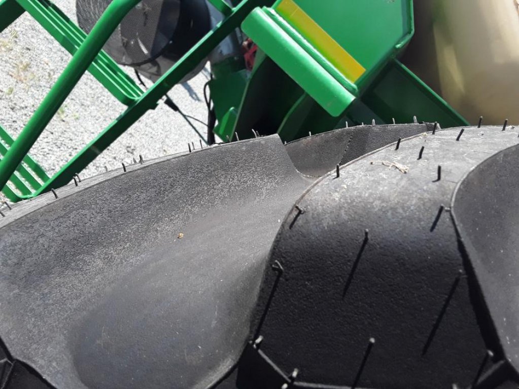 Gareeggenfelder des Typs Great Plains YP-1630,  in Київ (Bild 5)