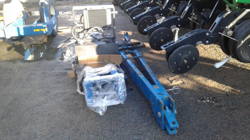 Gareeggenfelder des Typs Kinze 3800,  in Київ (Bild 9)