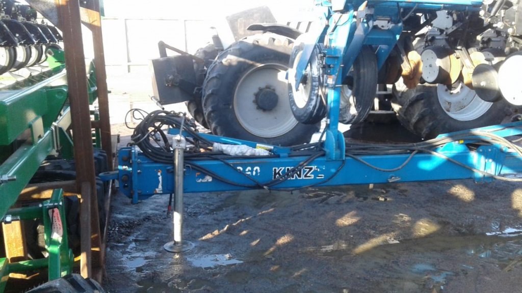 Gareeggenfelder des Typs Kinze 3600,  in Київ (Bild 5)