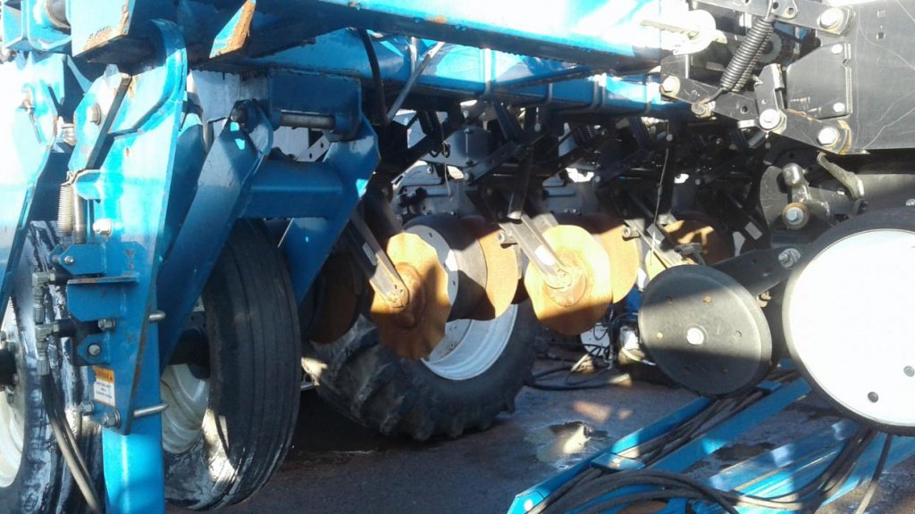 Gareeggenfelder des Typs Kinze 3600,  in Київ (Bild 4)