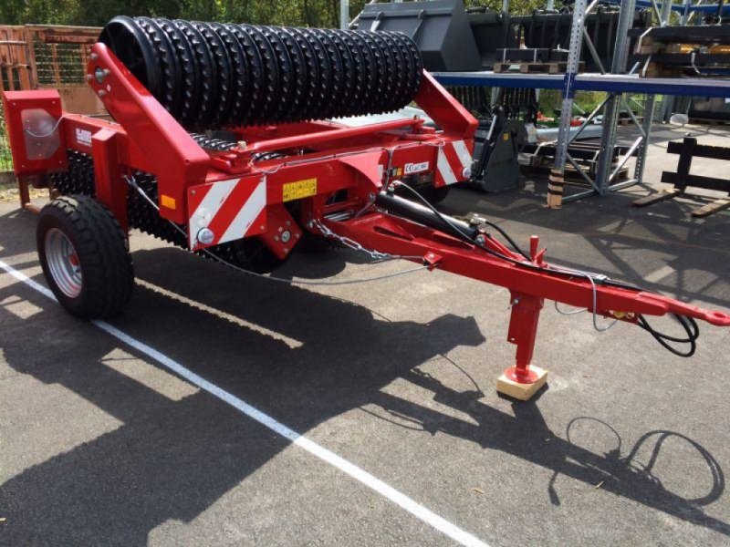 Walze des Typs Opall-Agri Croskill,  in Київ (Bild 1)