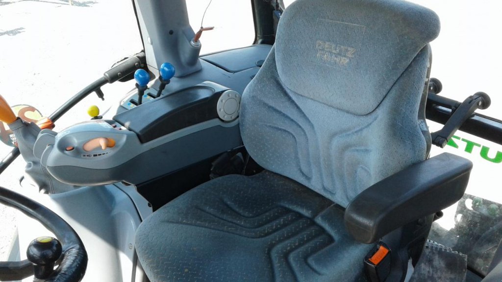 Oldtimer-Traktor des Typs Same Agrotron 620 M,  in Київ (Bild 9)