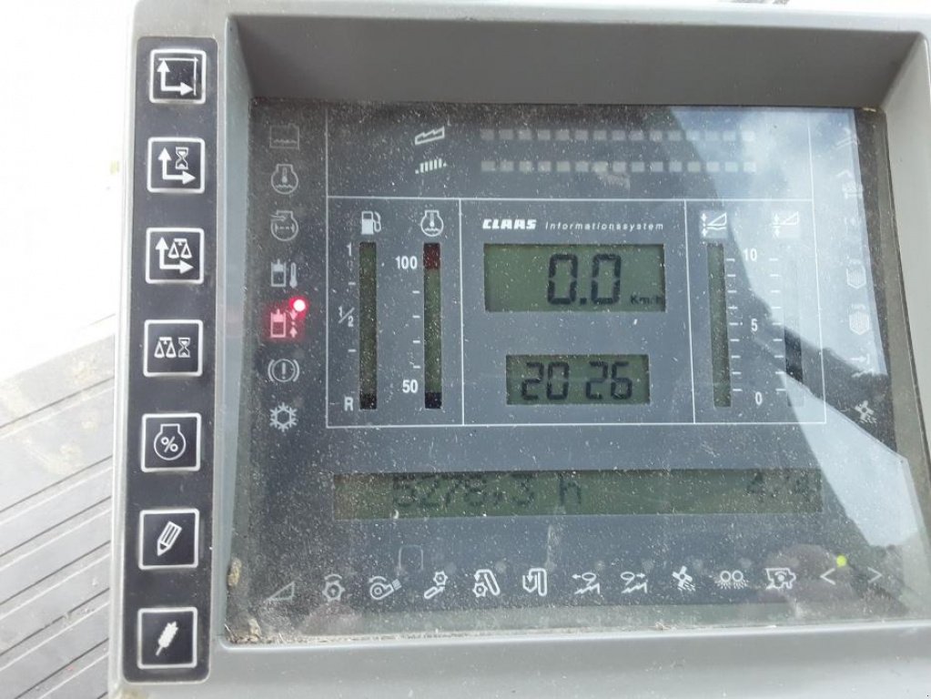 Oldtimer-Mähdrescher des Typs CLAAS Lexion 450,  in Київ (Bild 5)