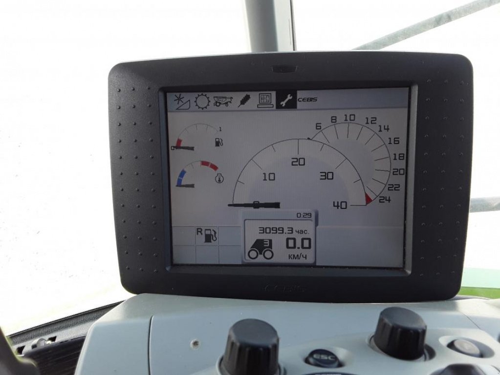 Oldtimer-Mähdrescher des Typs CLAAS Lexion 670,  in Київ (Bild 6)