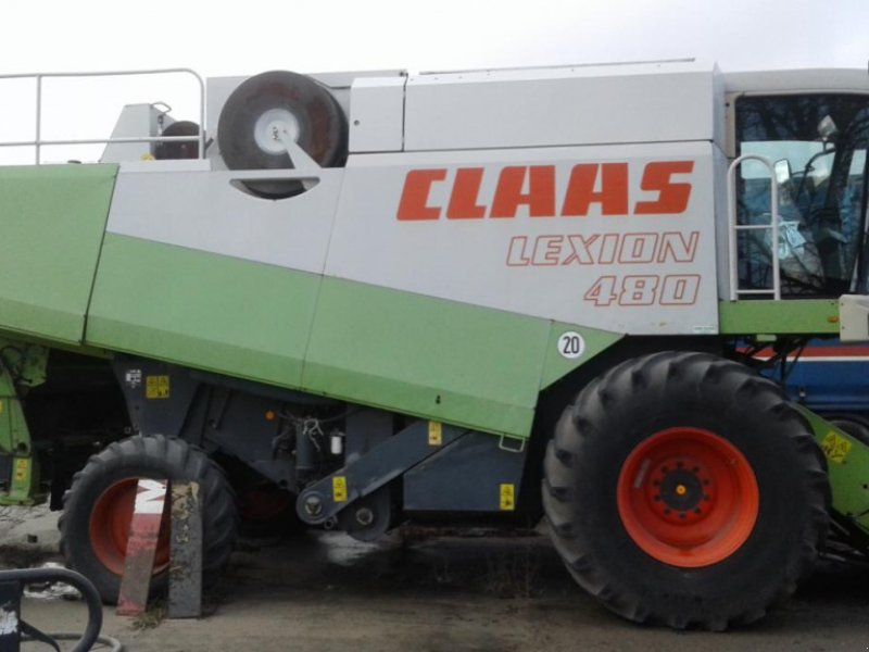 Oldtimer-Mähdrescher des Typs CLAAS Lexion 480,  in Київ (Bild 1)