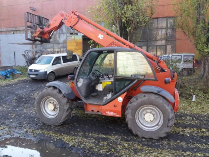 Teleskopstapler des Typs Manitou MT 1033,  in Київ