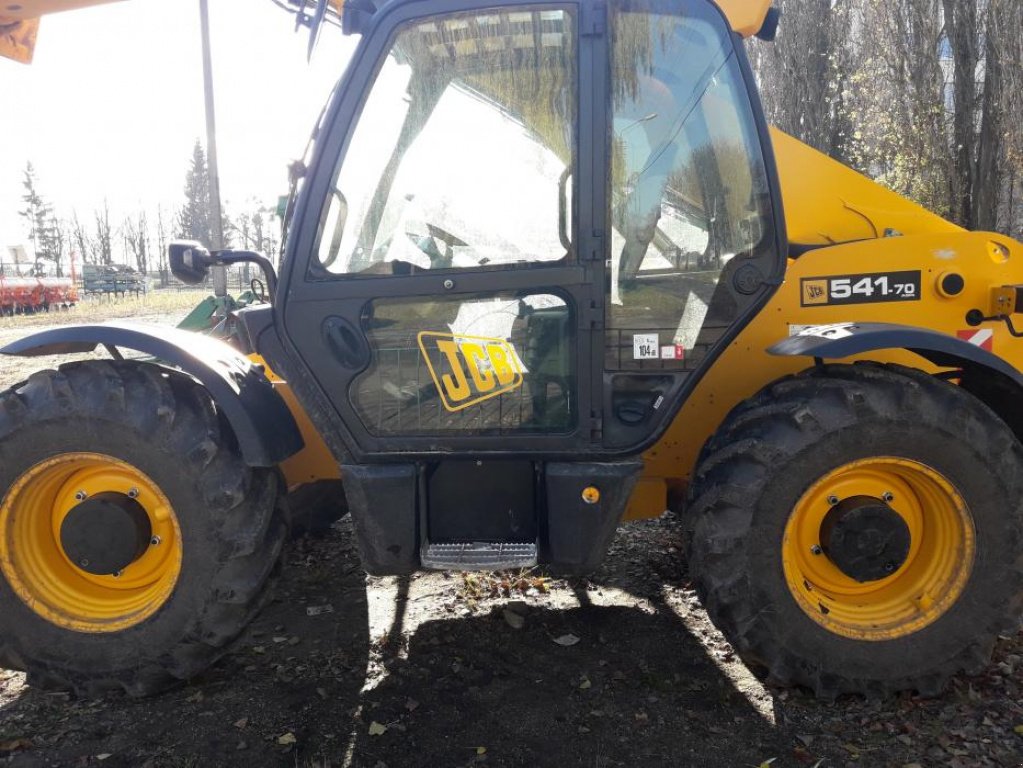 Teleskopstapler des Typs JCB 541-70,  in Київ (Bild 4)