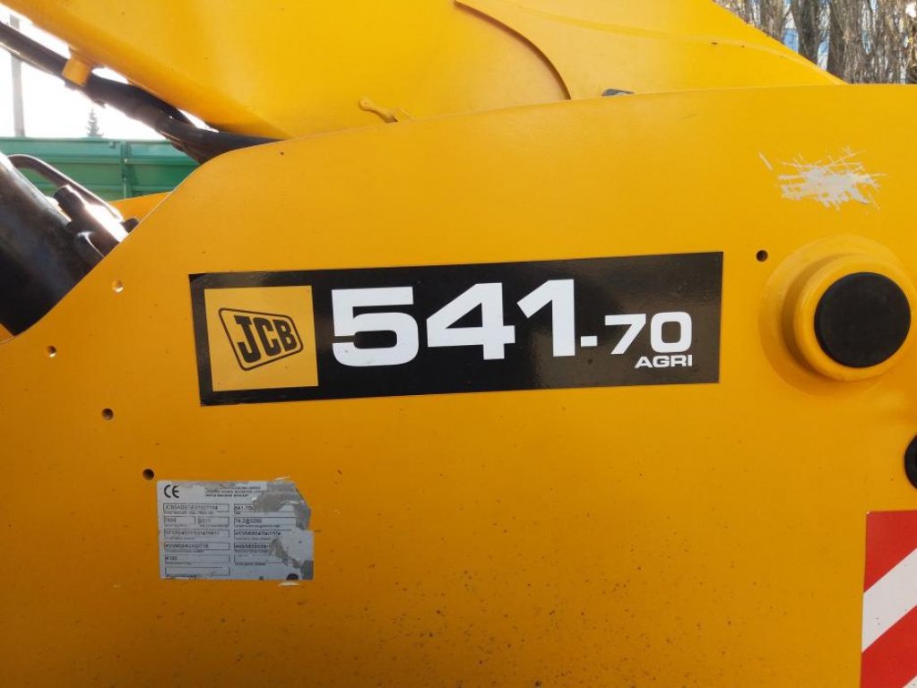 Teleskopstapler des Typs JCB 541-70,  in Київ (Bild 8)