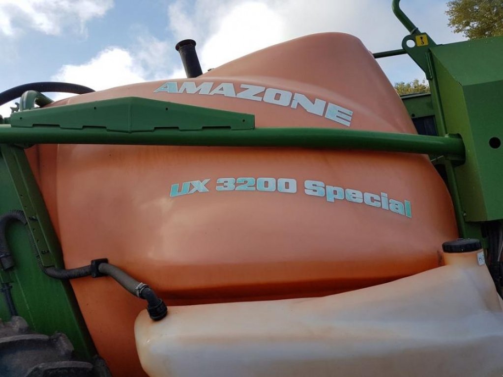 Weinbauspritze des Typs Amazone UX 3200 Super,  in Київ (Bild 1)