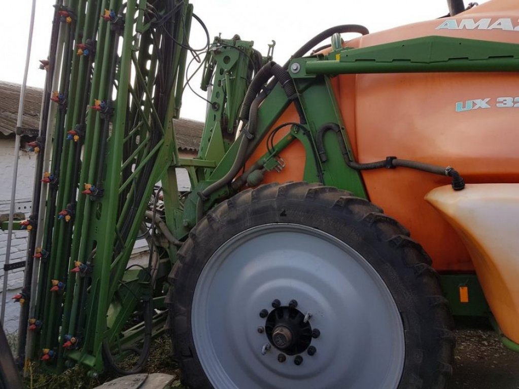 Weinbauspritze des Typs Amazone UX 3200 Super,  in Київ (Bild 2)