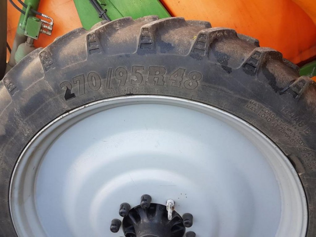 Weinbauspritze des Typs Amazone UX 3200 Super,  in Київ (Bild 3)