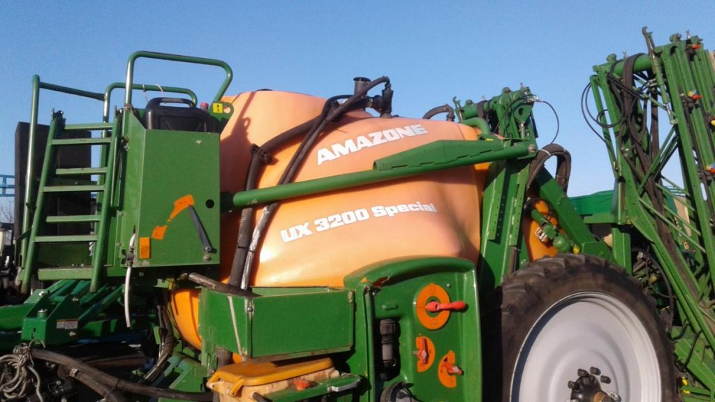 Weinbauspritze des Typs Amazone UX 3200 Super,  in Київ (Bild 10)