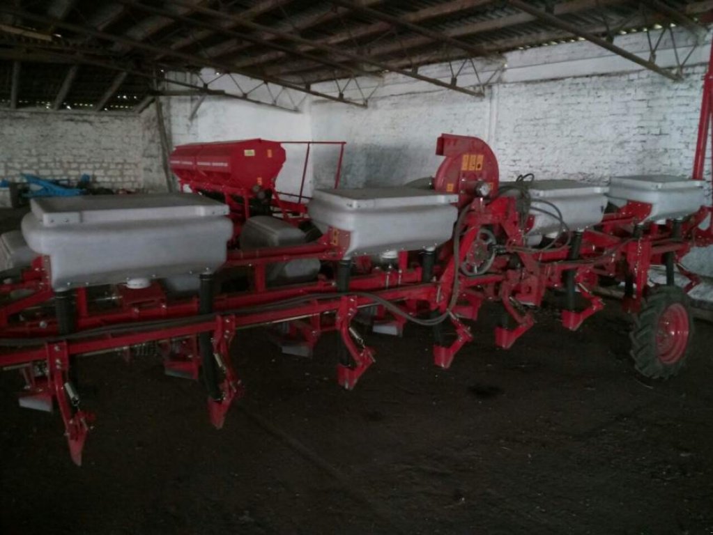 Gareeggenfelder des Typs CHERVONA ZIRKA Vesta 8 Profi,  in Погребище (Bild 1)