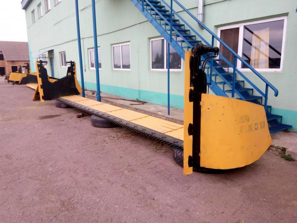 Oldtimer-Mähdrescher des Typs Massey Ferguson 9690, Neumaschine in Тетіїв (Bild 10)