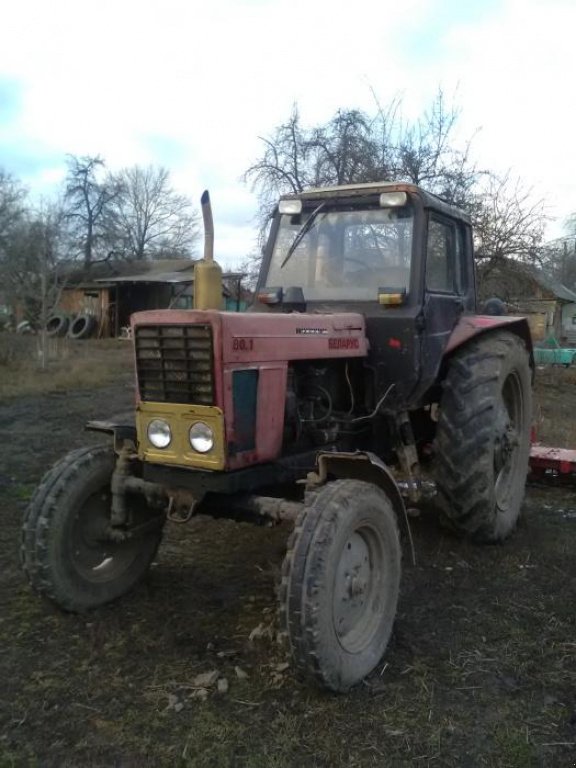 Oldtimer-Traktor des Typs Belarus Беларус-80, Neumaschine in Вінниця (Bild 2)