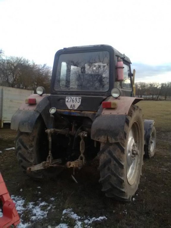 Oldtimer-Traktor des Typs Belarus Беларус-80, Neumaschine in Вінниця (Bild 1)