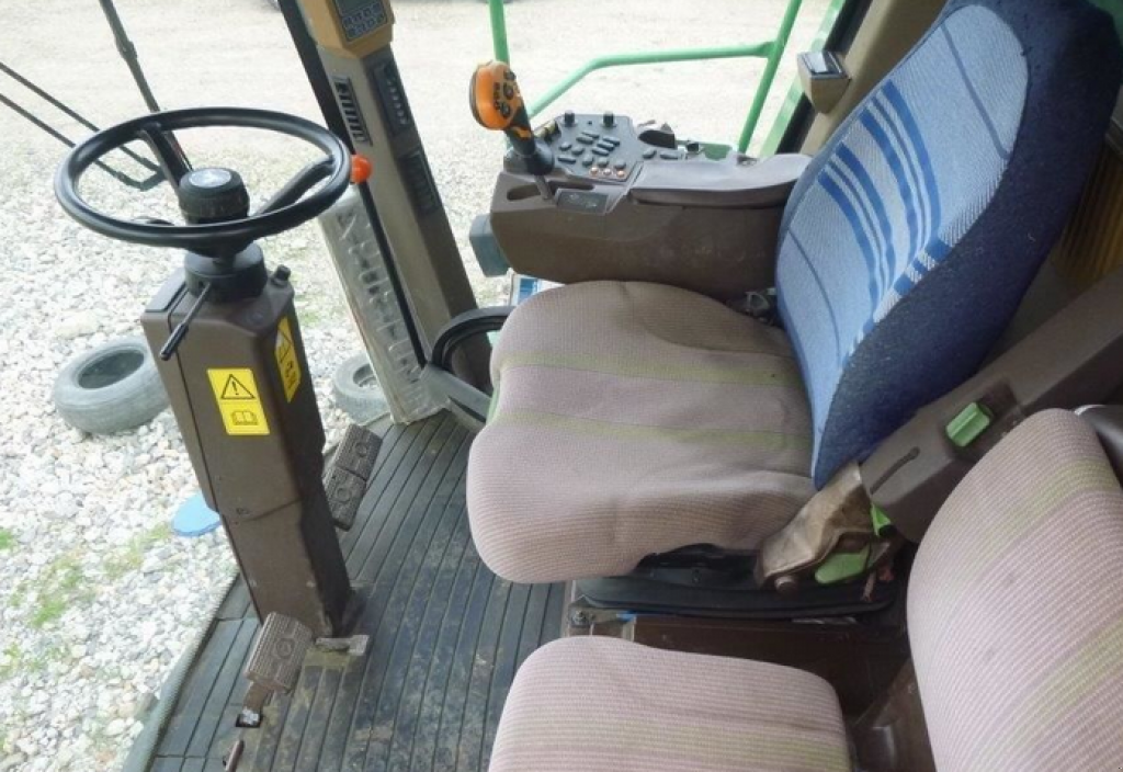 Oldtimer-Mähdrescher des Typs John Deere 9660 WTS, Neumaschine in Мукачево (Bild 4)